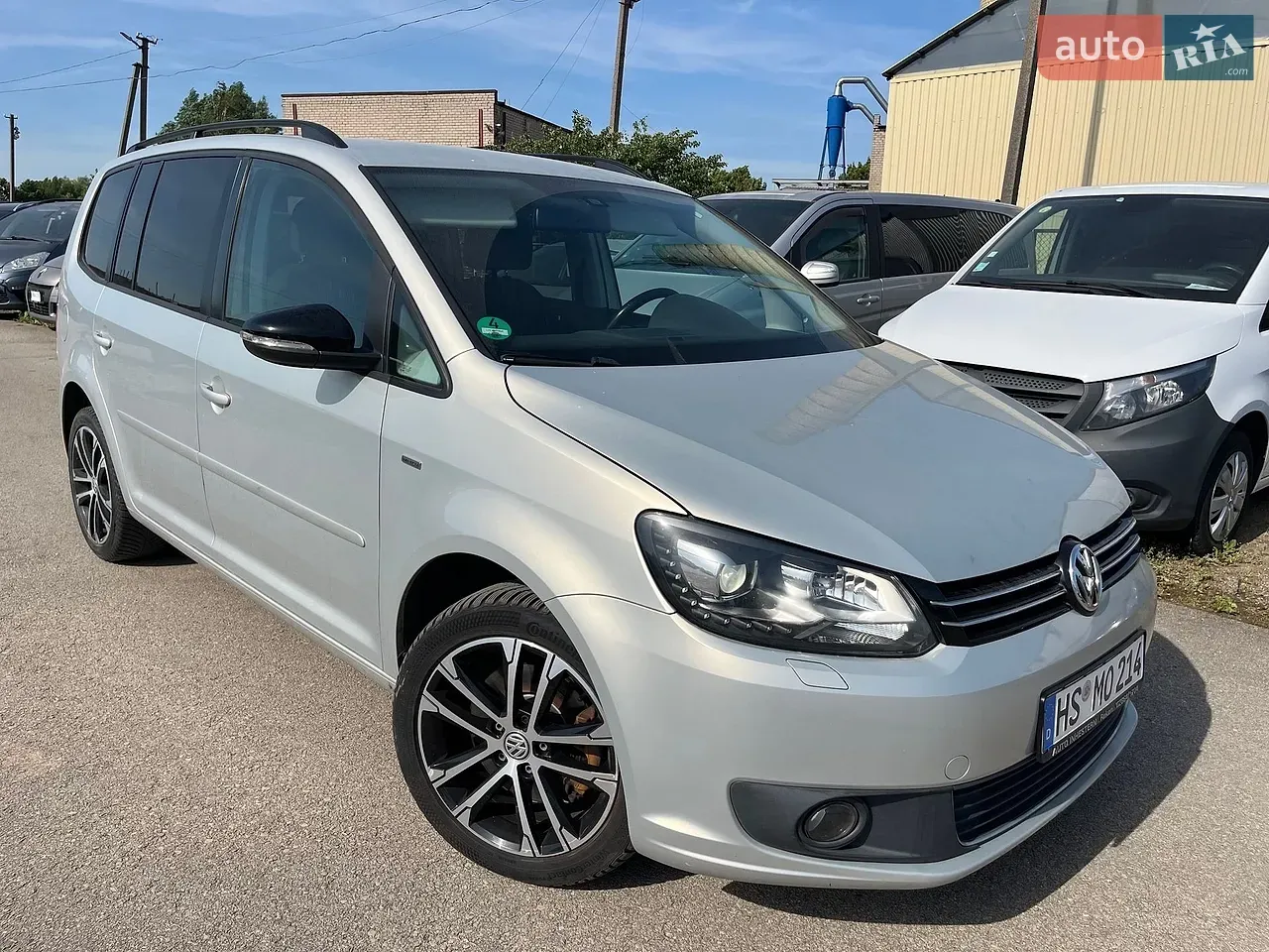 Volkswagen Touran 2013 photo 3