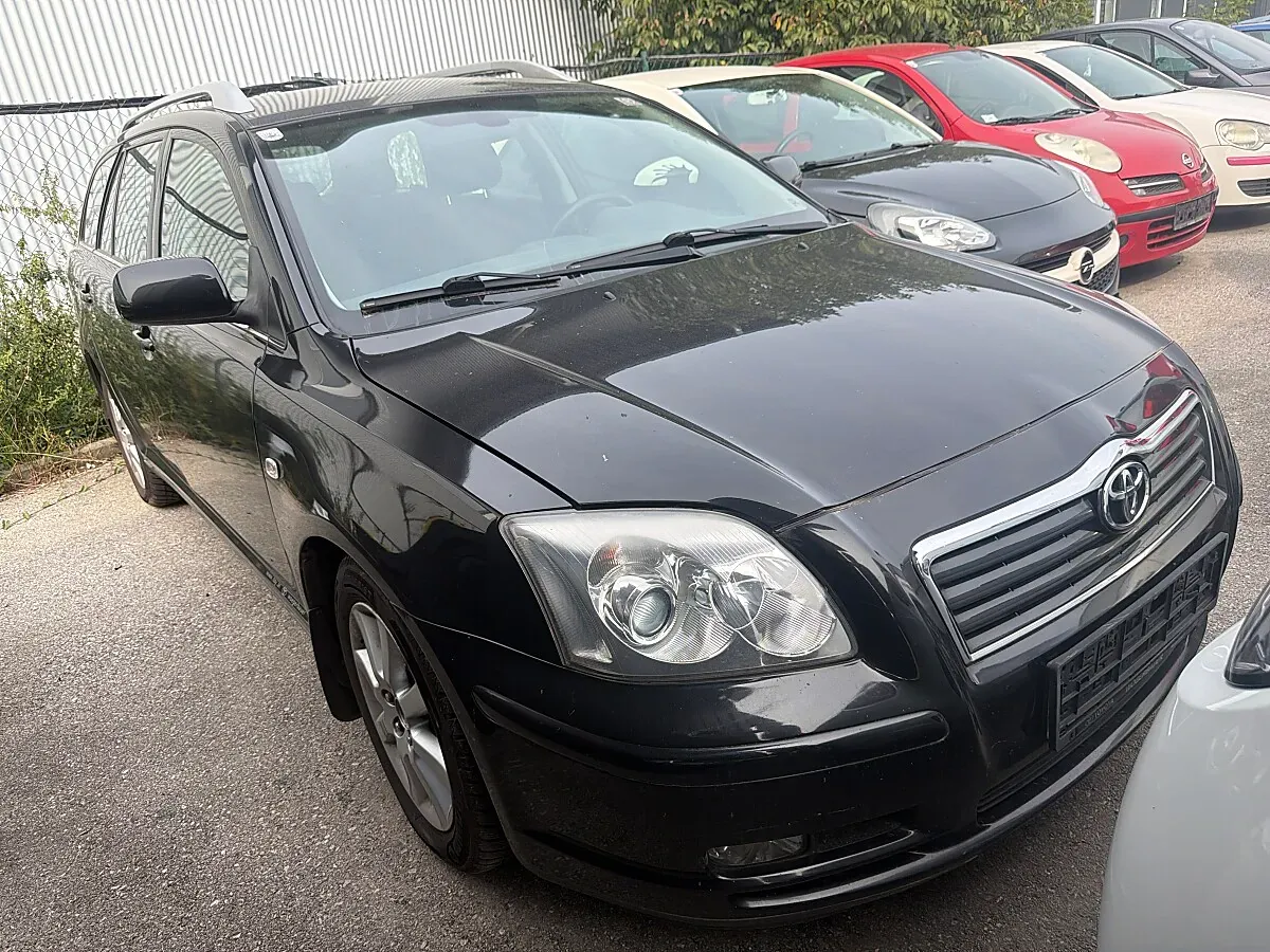 Toyota Avensis 2004 photo 2