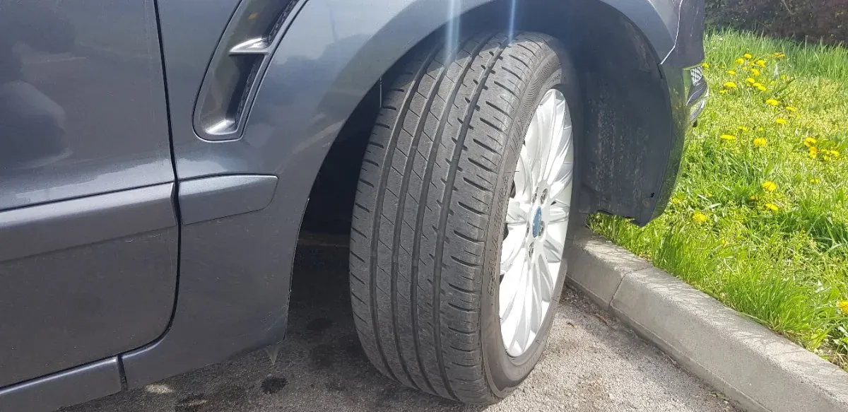 Ford S-Max 2010 photo 3