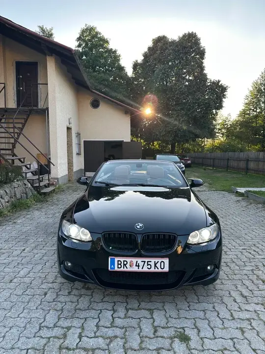 BMW 3 Series 2009 photo 2