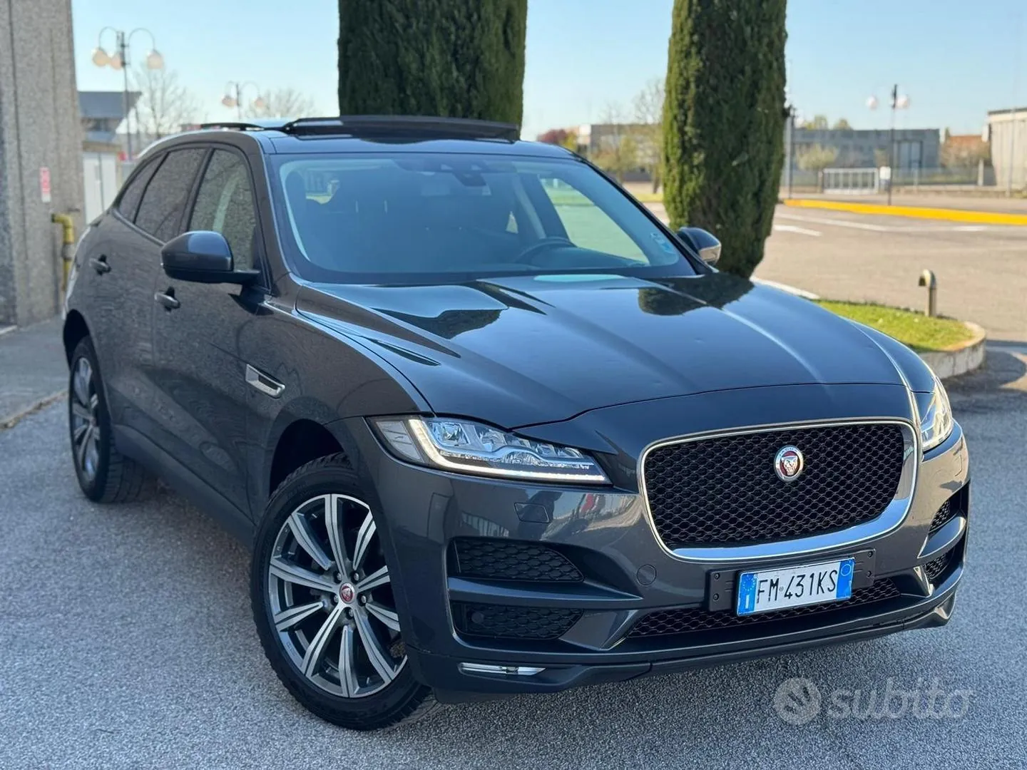 Jaguar F-Pace 2017 photo 2
