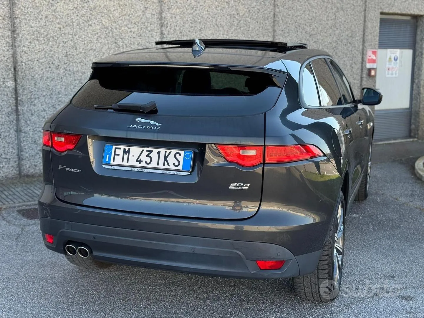 Jaguar F-Pace 2017 photo 5