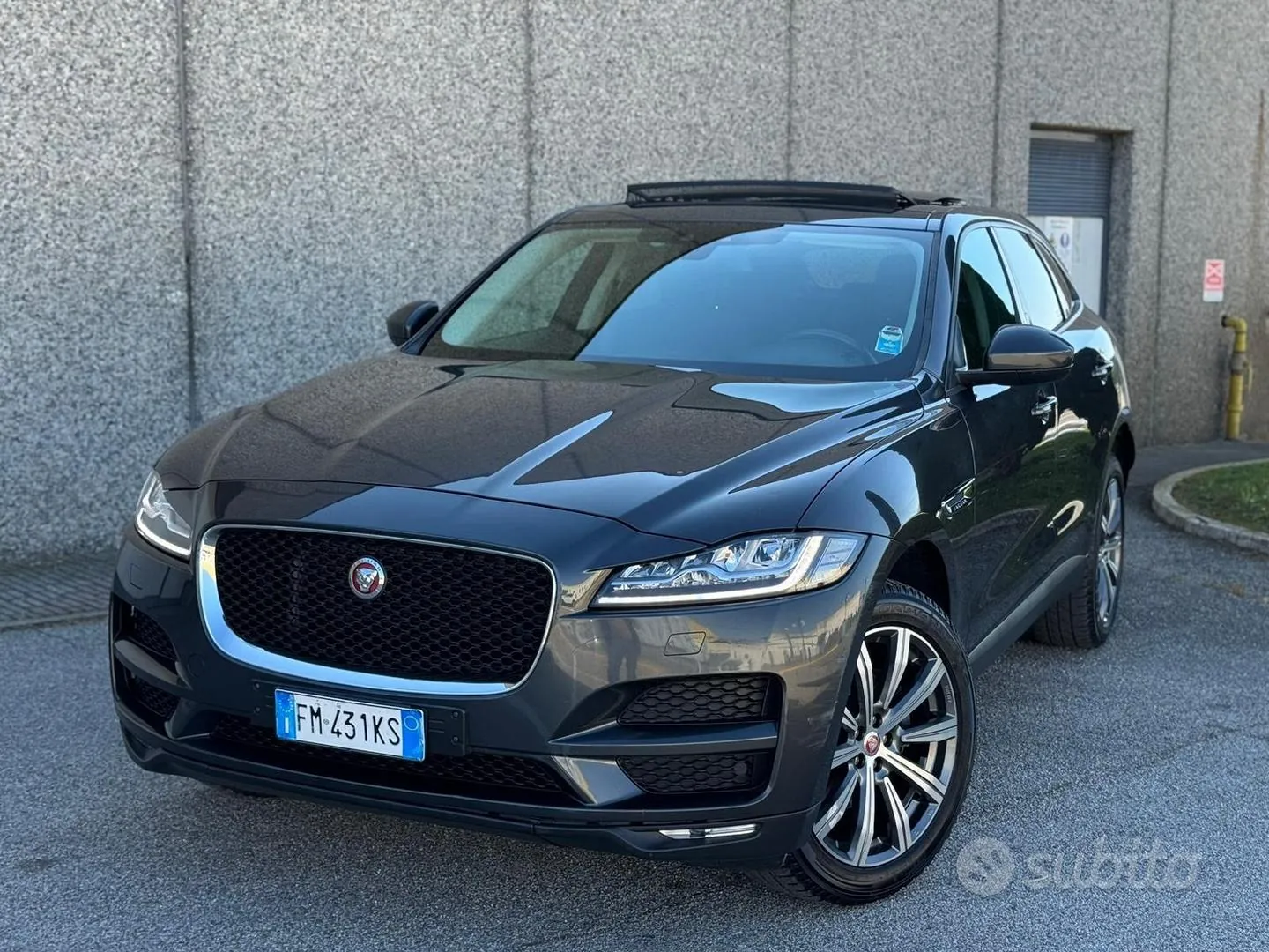 Jaguar F-Pace 2017 photo 4