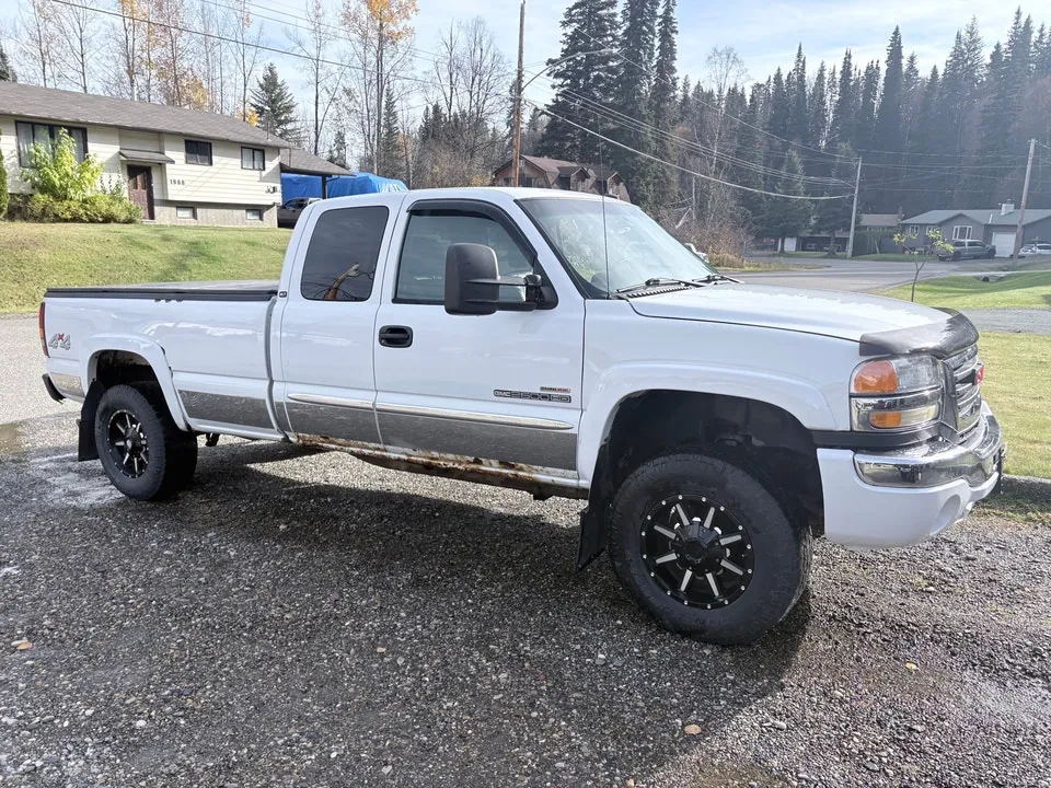GMC Sierra 2500Hd 2003 photo 3