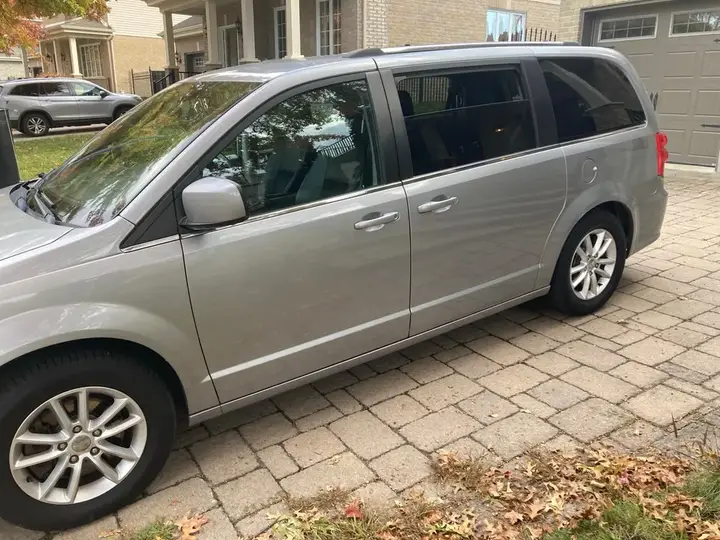 Dodge Grand Caravan 2018 photo 4