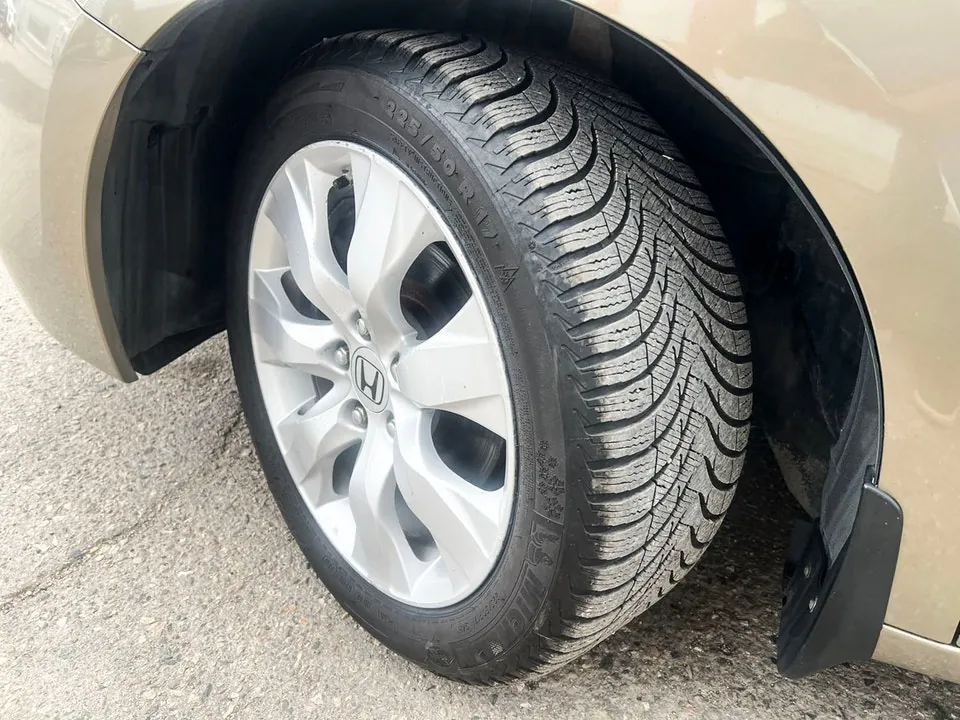 Honda Accord 2010 photo 2