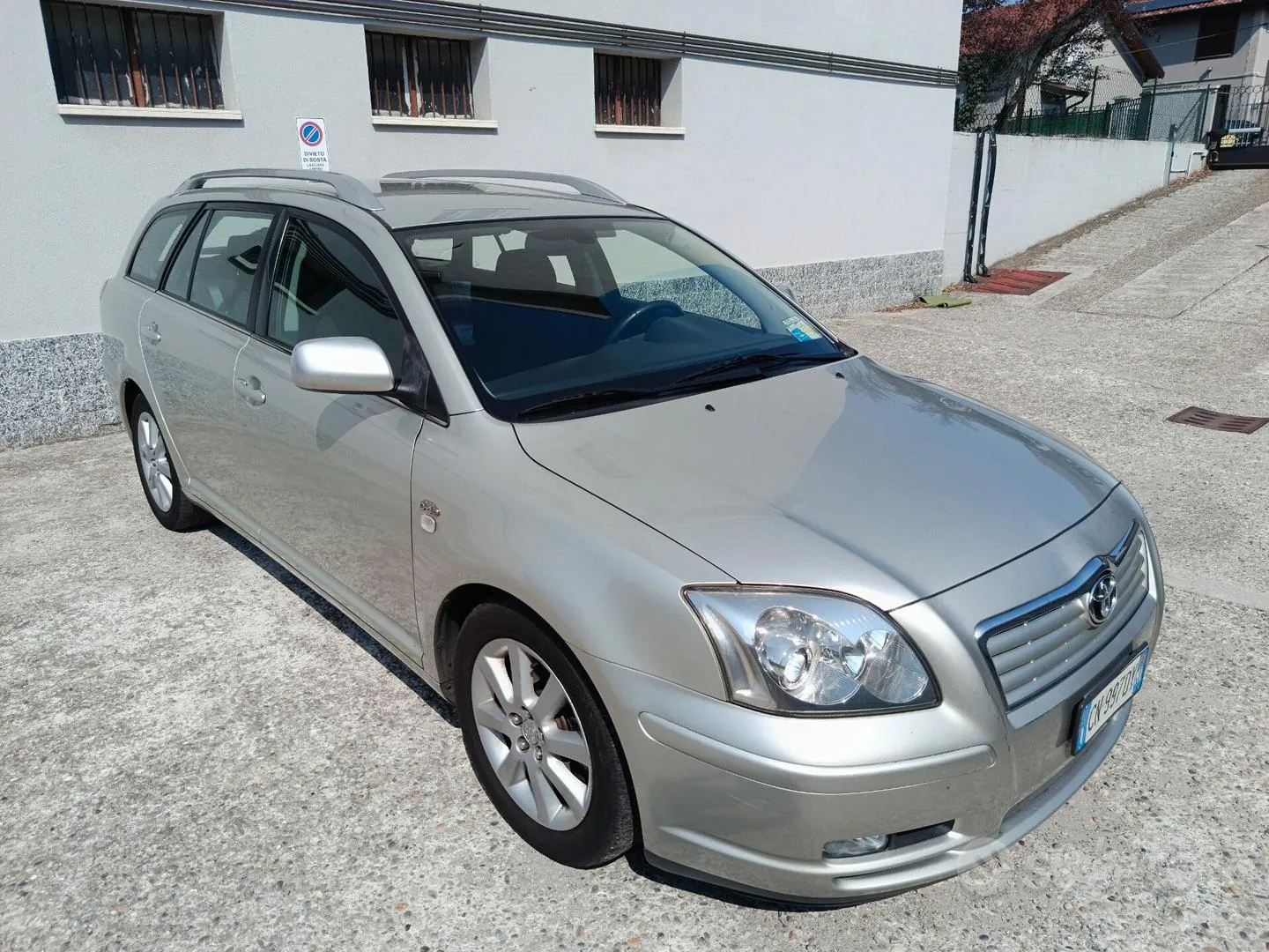 Toyota Avensis 2004 photo 3