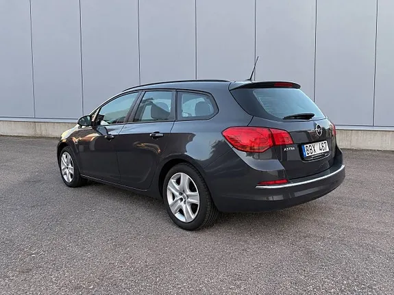 Opel Astra 2014 photo 2