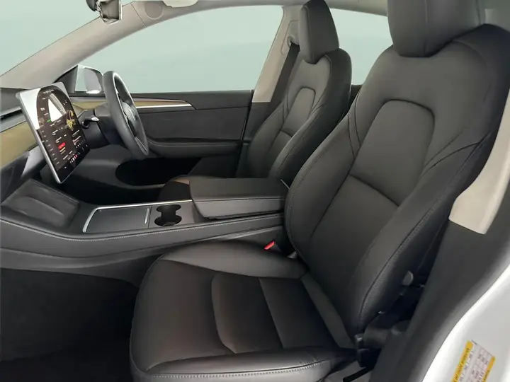 Tesla Model Y 2023 photo 4