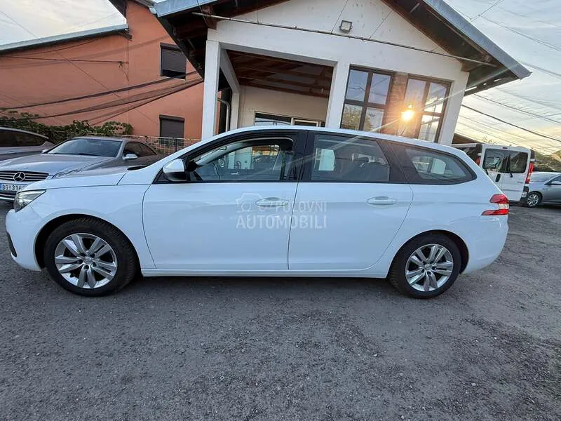 Peugeot 308 2019 photo 2