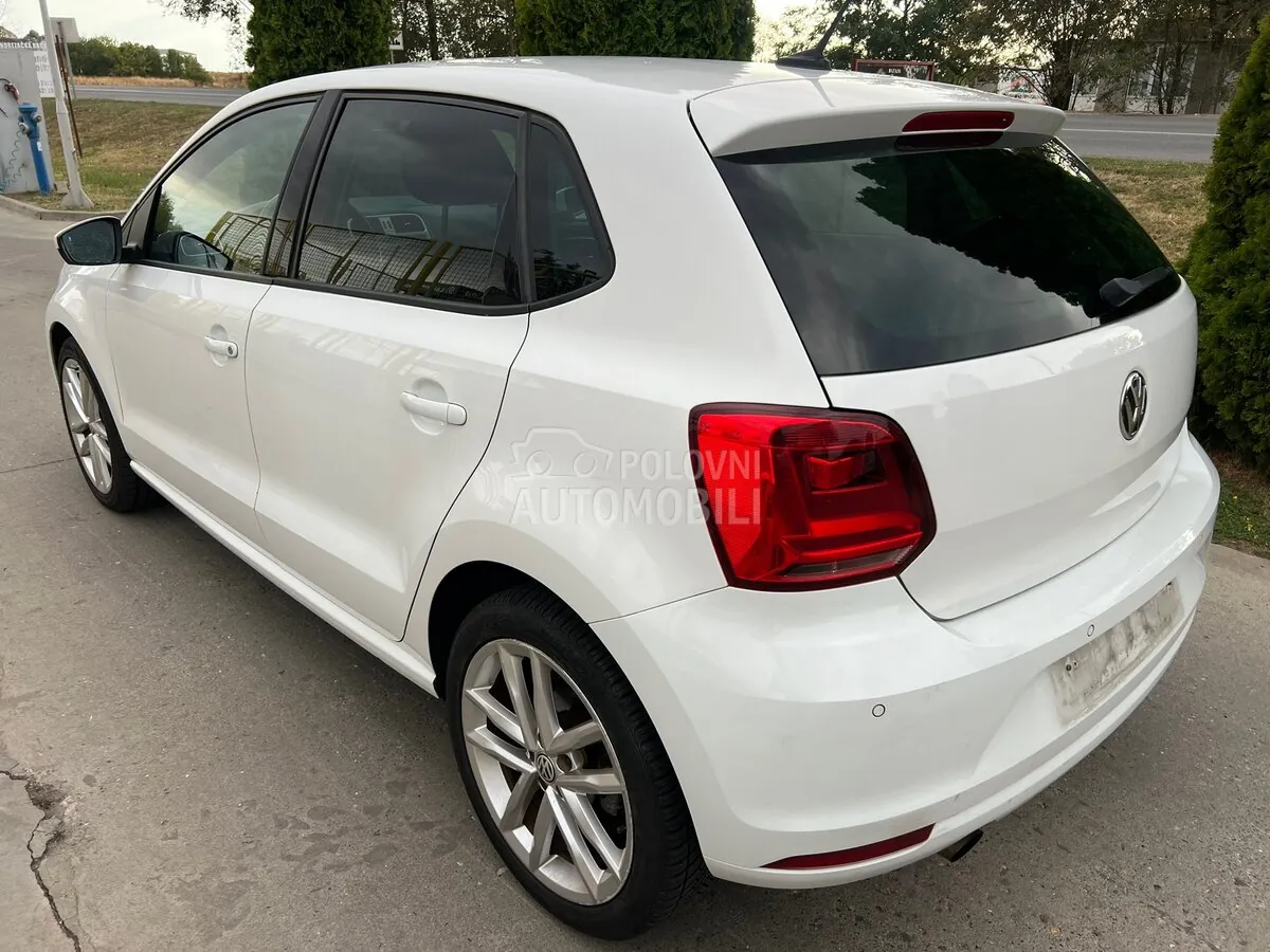 Volkswagen Polo 2015 photo 3