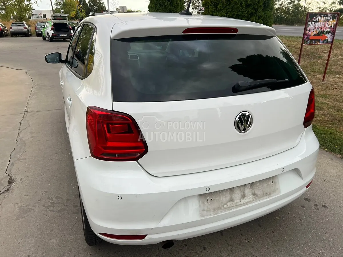 Volkswagen Polo 2015 photo 4