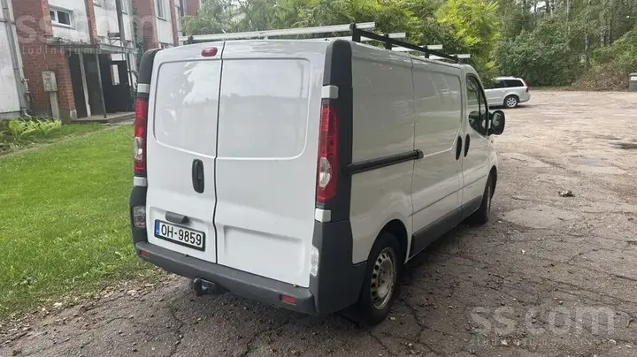 Renault Trafic 2009 photo 2