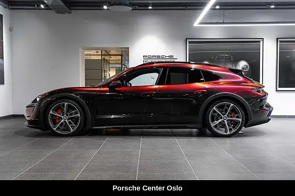 Porsche Taycan 2023 photo 2