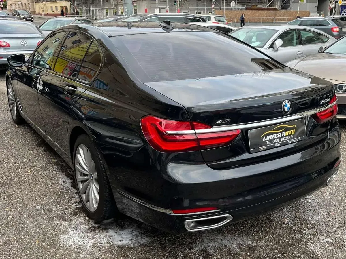 BMW 7 Series 2018 photo 3