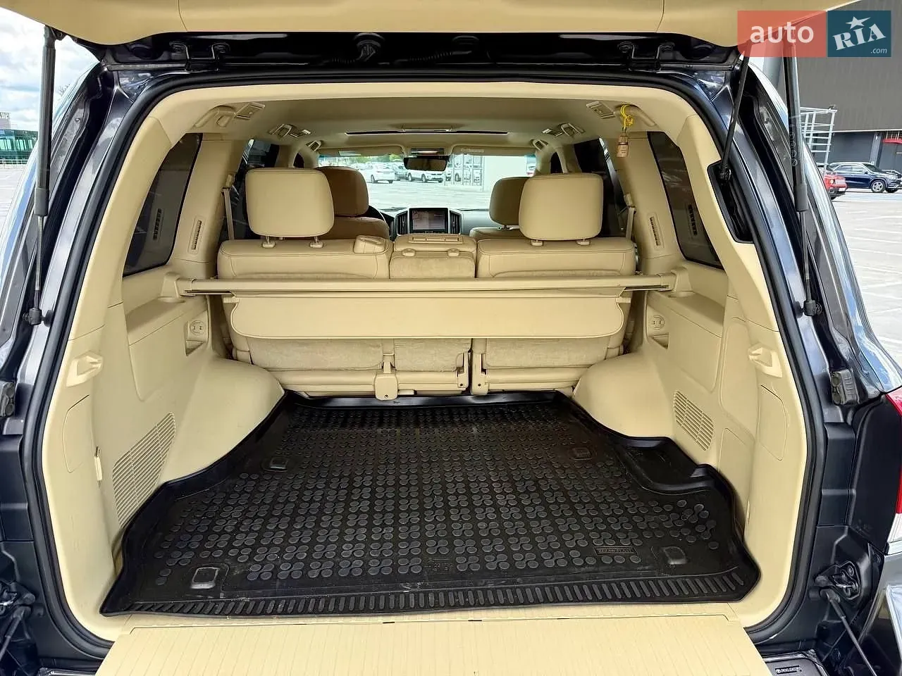 Toyota Land Cruiser 2017 photo 3