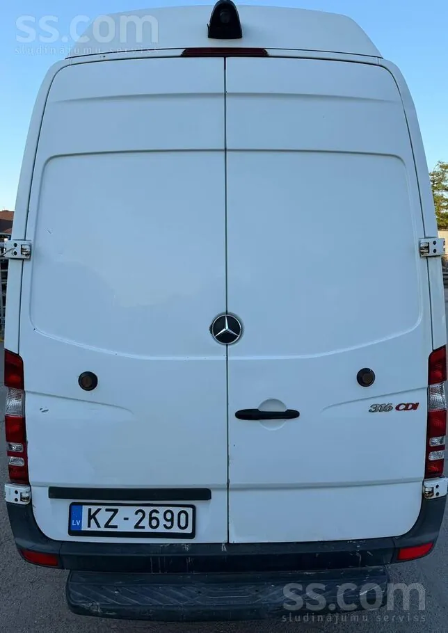 Mercedes-Benz Sprinter 2011 photo 4