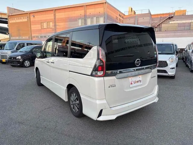 Nissan Serena 2018 photo 4