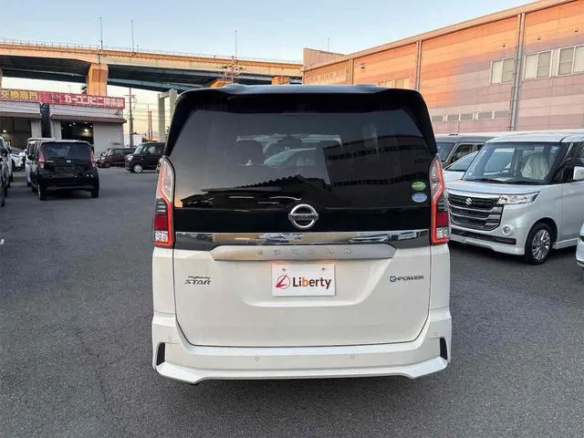 Nissan Serena 2018 photo 5