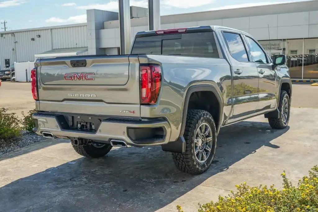 GMC Sierra 1500 2026 photo 2