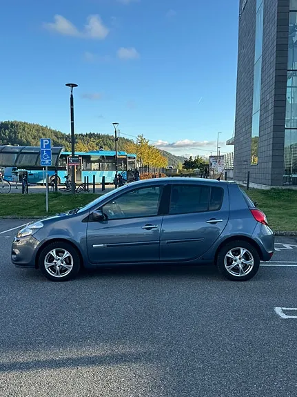Renault Clio 2010 photo 5