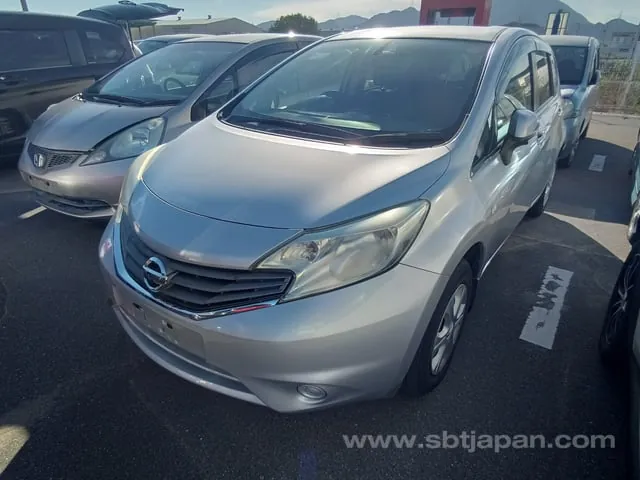 Nissan Note X Dig-S 2013 photo 2