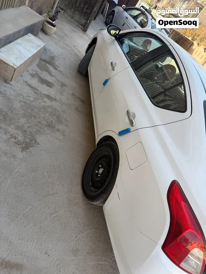 Nissan Sunny 2025 photo 2