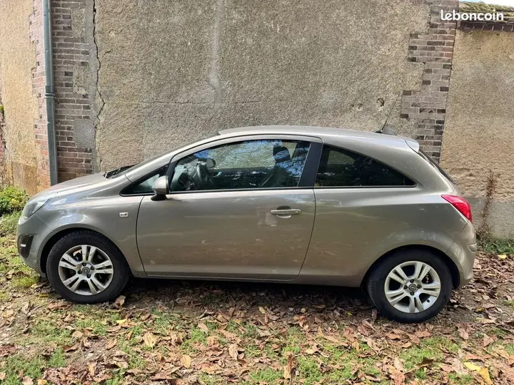 Opel Corsa 2014 photo 2