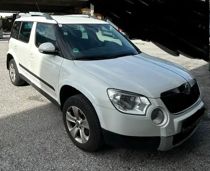 Skoda Yeti 2012 photo 2