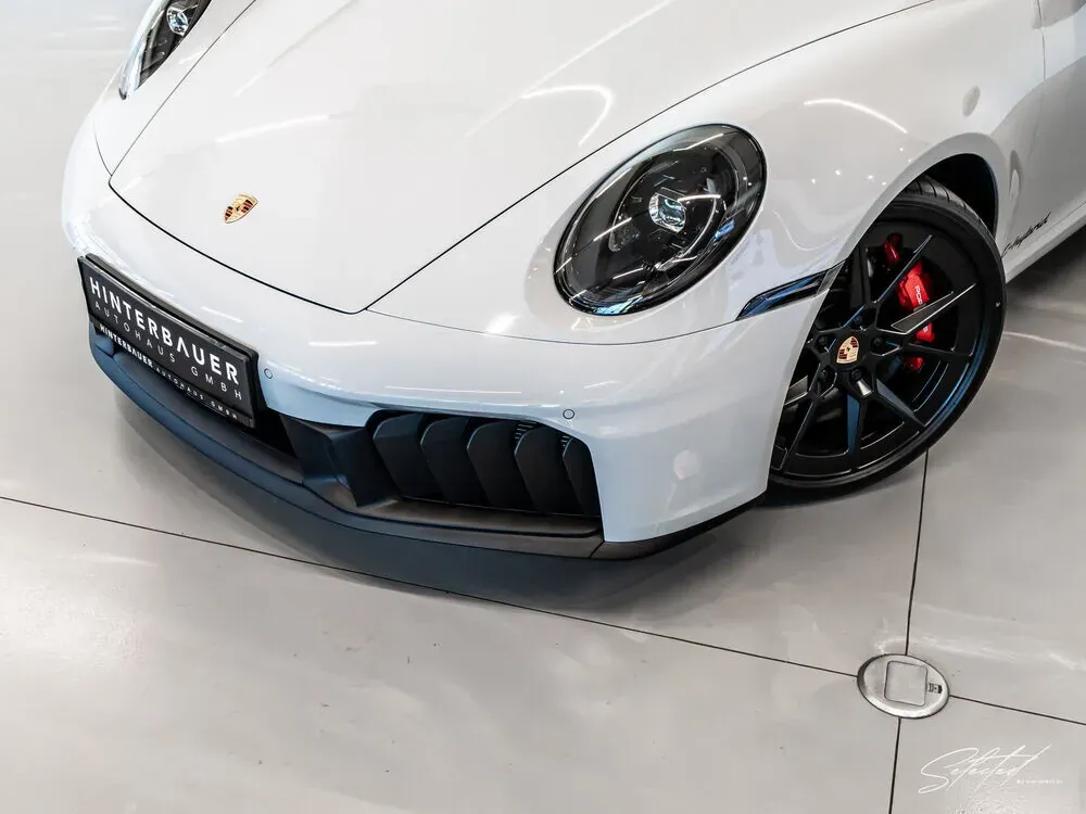 Porsche 911 2026 photo 2