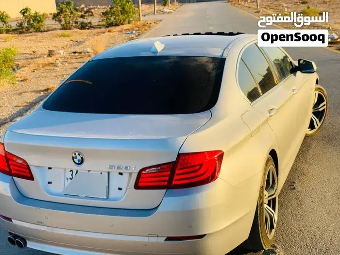 BMW 5 Series 2011 photo 4