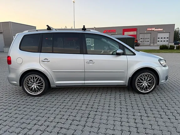 Volkswagen Touran 2013 photo 4