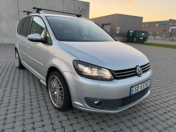 Volkswagen Touran 2013 photo 3