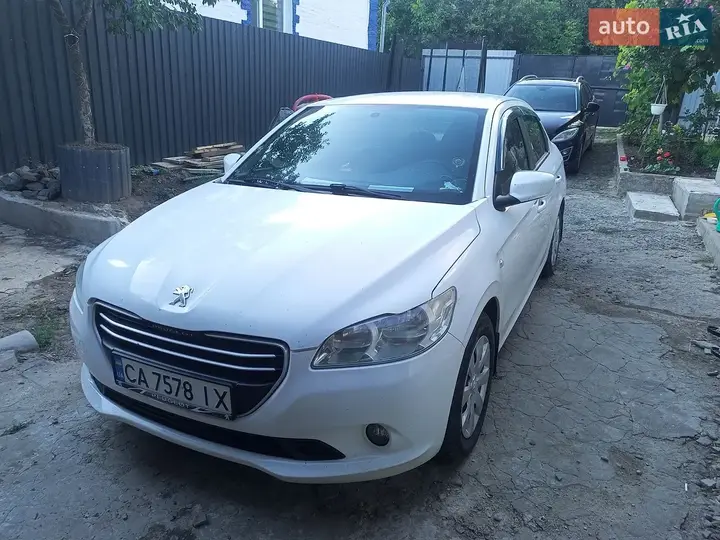 Peugeot 301 2013 photo 2