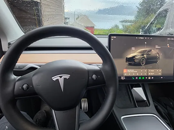 Tesla Model Y 2024 photo 5