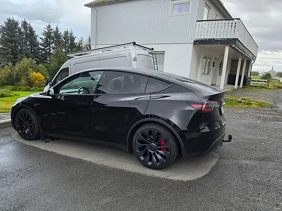 Tesla Model Y 2024 photo 3