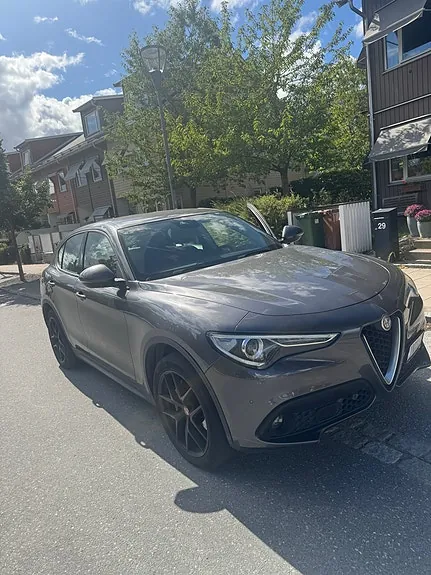 Alfa Romeo Stelvio 2018 photo 2