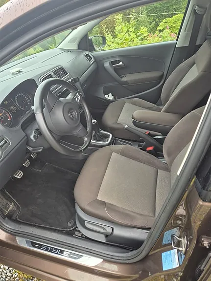 Volkswagen Polo 2012 photo 2