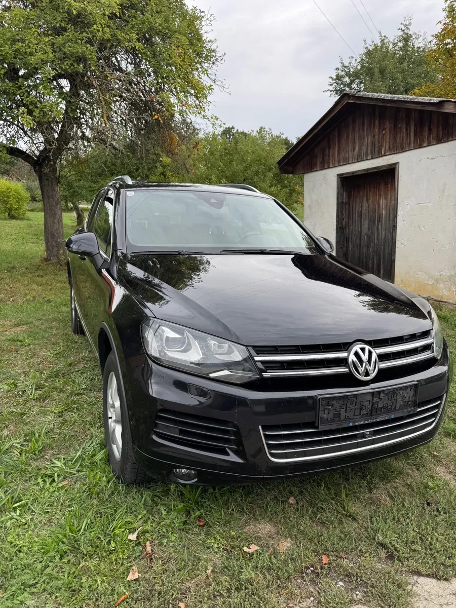 Volkswagen Touareg 2012 photo 2