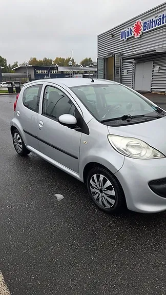 Peugeot 107 2008 photo 2
