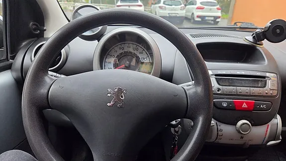 Peugeot 107 2008 photo 5