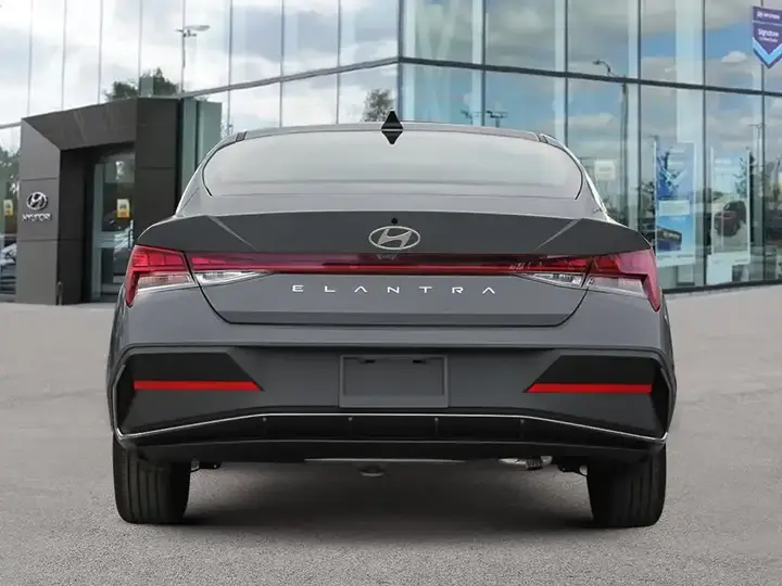 Hyundai Elantra 2026 photo 5