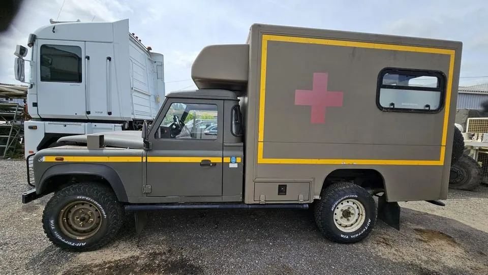 Land Rover Defender 130