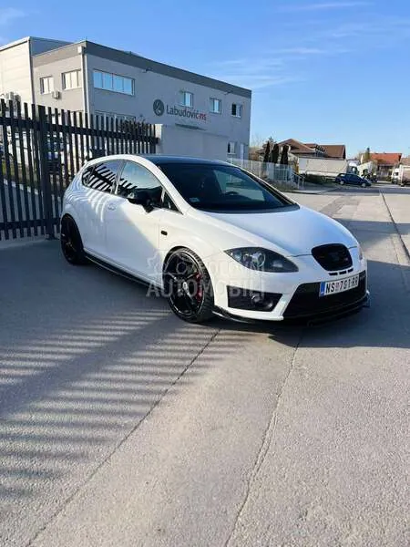 Seat Leon 2011 photo 2