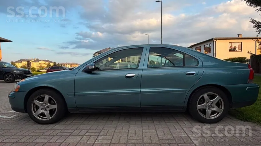 Volvo S60 2009 photo 2