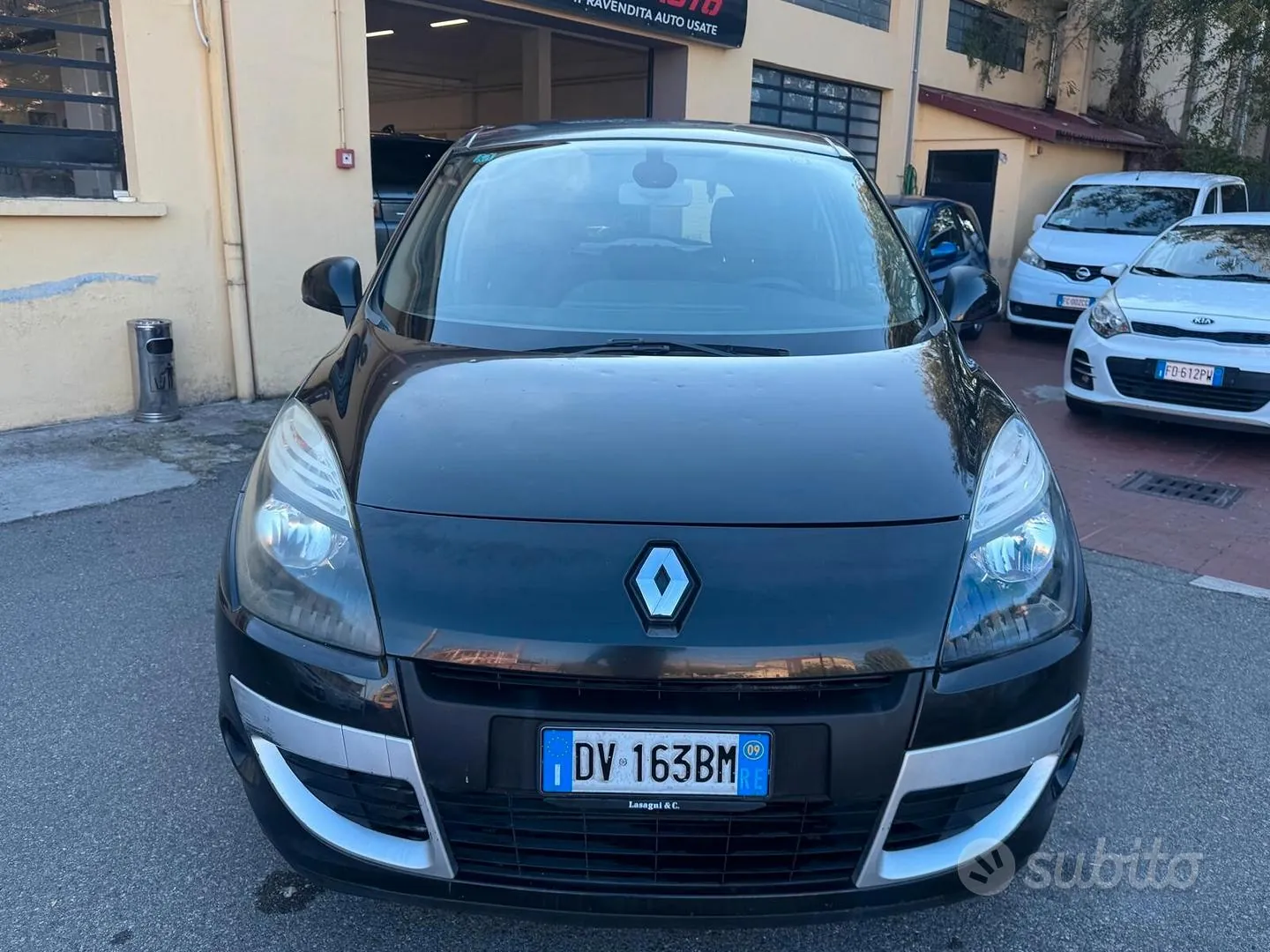 Renault Scenic 2009 photo 2