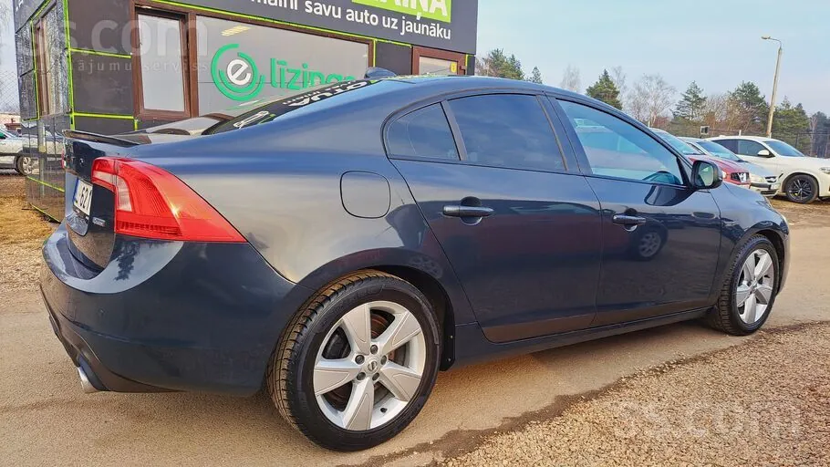 Volvo S60 2015 photo 2