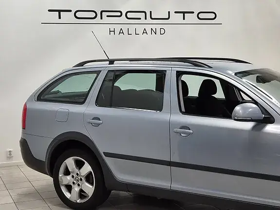 Skoda Octavia Scout 2009 photo 2
