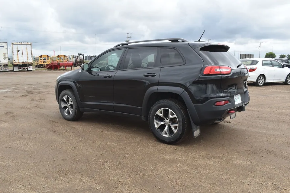 Jeep Cherokee 2015 photo 2