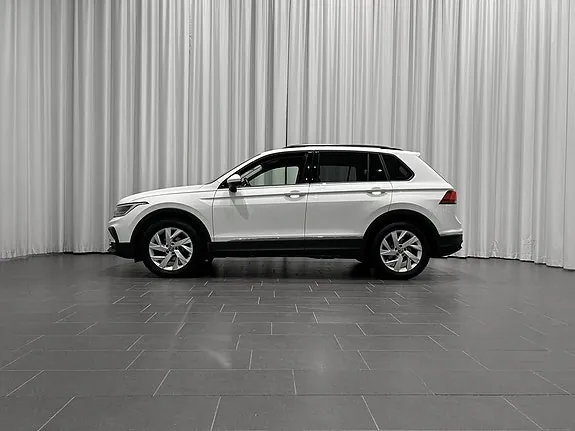 Volkswagen Tiguan 2022 photo 2